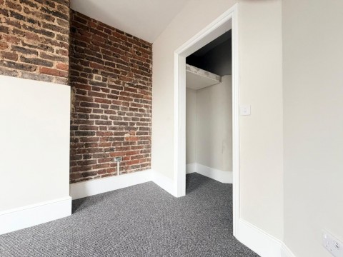 View Full Details for 28 St Andrews Square, Hastings, TN34